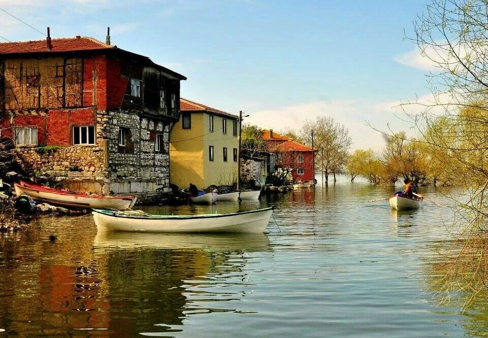 Doğa ve Tarihin Kalbinde Bir Mola; Bursa Gölyazı Doğa ve Tarihin Kalbinde Bir Mola; Bursa Gölyazı