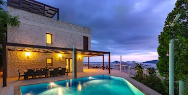 Villa Deep Villa Deep