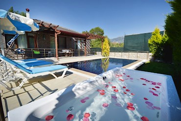 Villa Memnu Villa Memnu