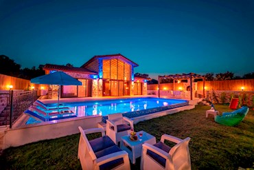 Villa Semi Villa Semi