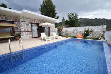 Villa Yek Villa Yek
