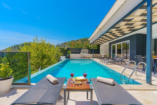 Villa Elara-2